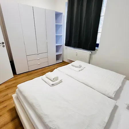 Franco 1 *